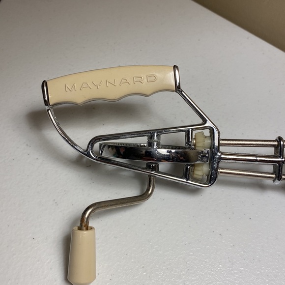 Maynard Kitchen Vintage Maynard Hand Mixer Poshmark